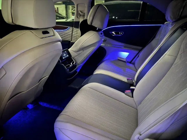 Bentley Flying Spur — Фото автомобиля 8