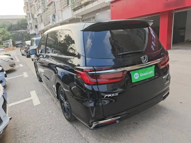 Honda Odyssey — Фото автомобиля 4