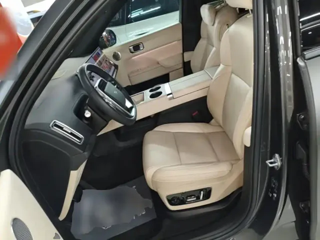 Li Auto L7 — Фото автомобиля 14