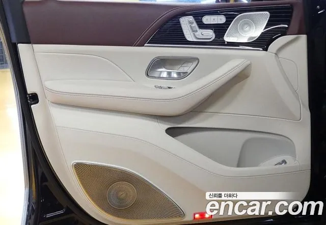 Mercedes-Benz GLS-Class — Фото автомобиля 12