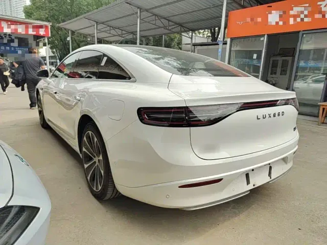 Luxeed S7 — Фото автомобиля 4