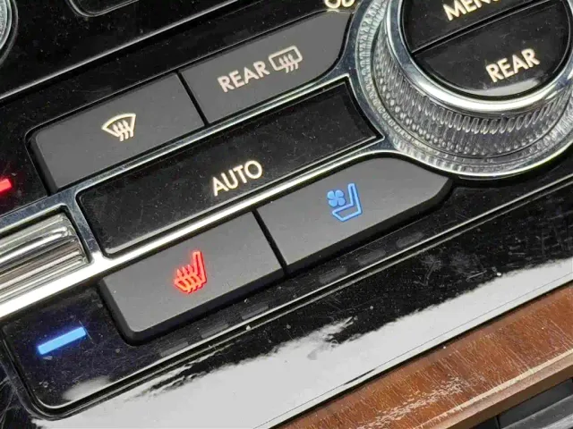 Lincoln Navigator — Фото автомобиля 18