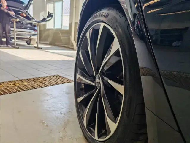 Audi A7L — Фото автомобиля 22