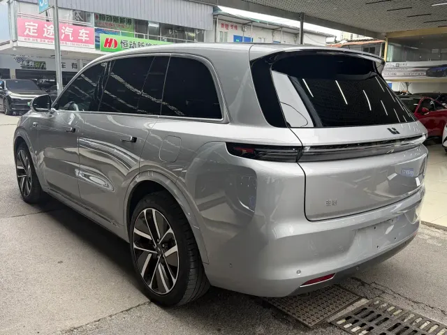 Li Auto L8 — Фото автомобиля 6
