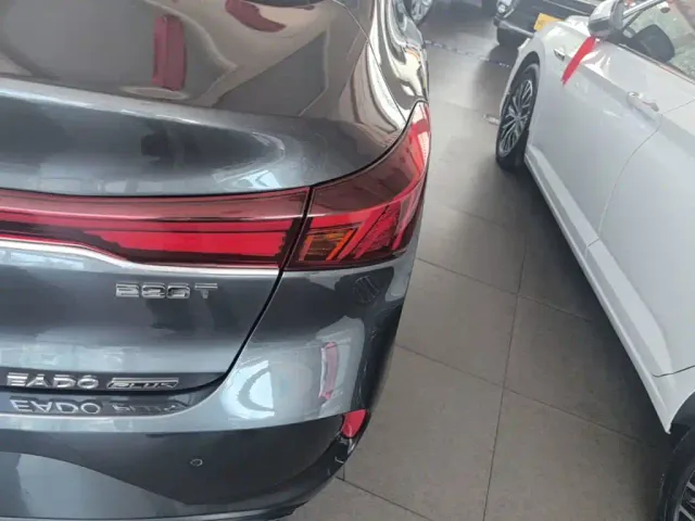 Changan Eado — Фото автомобиля 7