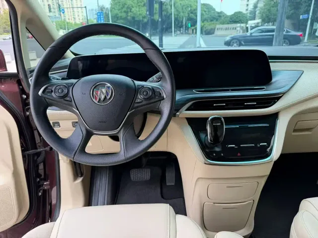Buick GL8 — Фото автомобиля 6