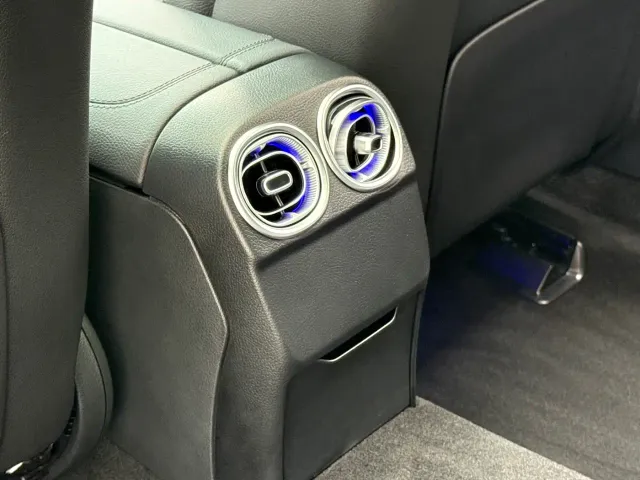 Mercedes-Benz C-Class — Фото автомобиля 19