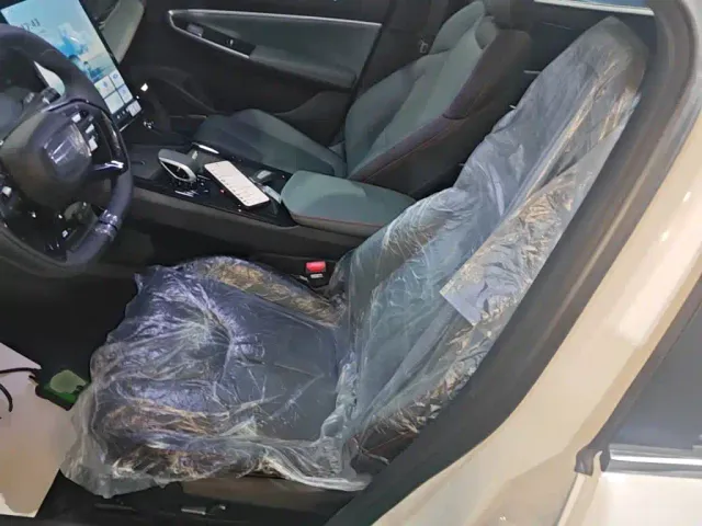 Geely Boyue — Фото автомобиля 14