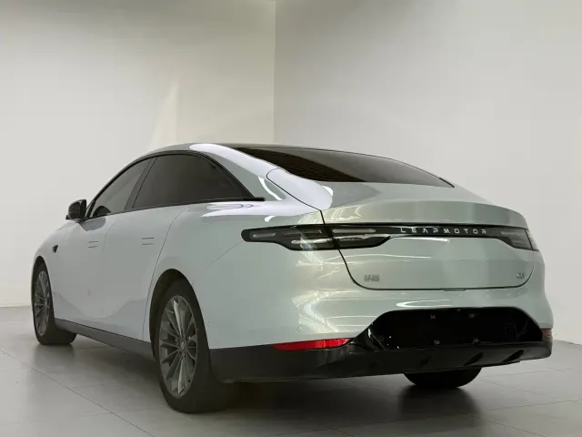 Leapmotor C01 — Фото автомобиля 4
