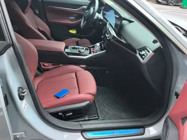 BMW i4 — Фото автомобиля 8