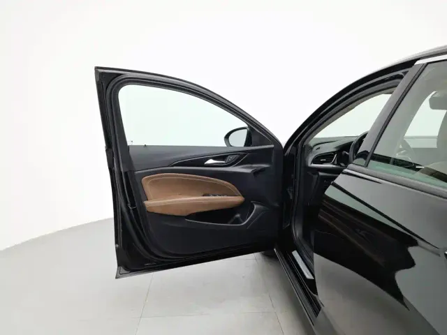 Buick Regal — Фото автомобиля 8