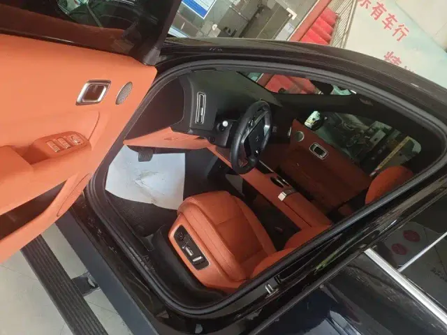 Li Auto L8 — Фото автомобиля 6