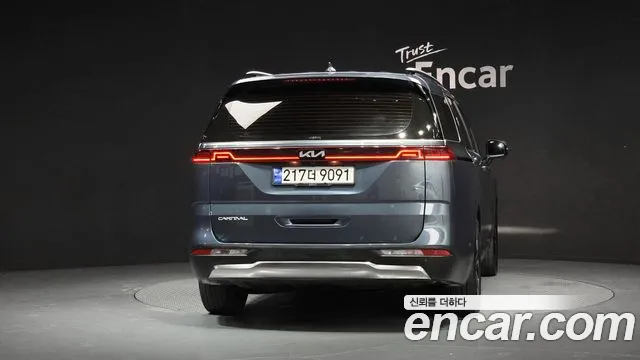 Kia Canival — Фото автомобиля 4