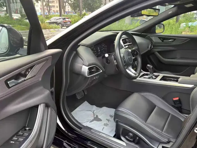 Jaguar XEL — Фото автомобиля 8