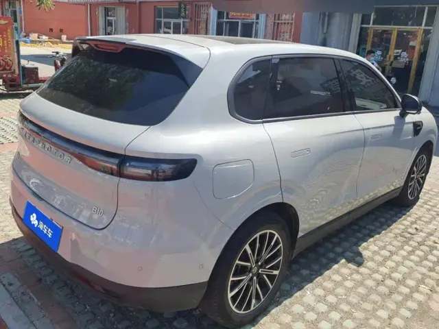 Leapmotor B10 — Фото автомобиля 3