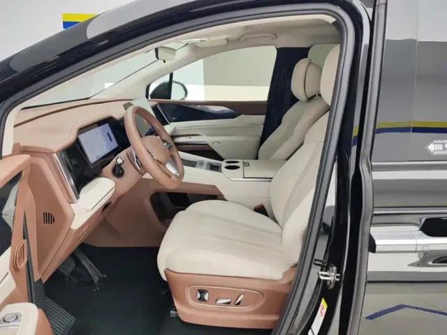 BYD Xia — Фото автомобиля 9