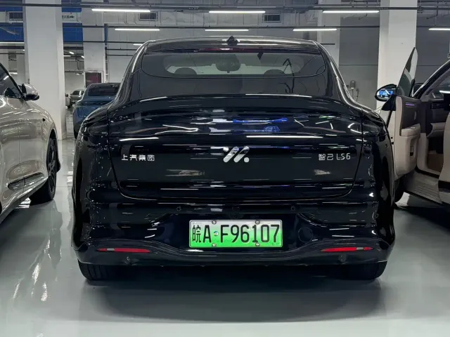 IM Motors LS6 — Фото автомобиля 7
