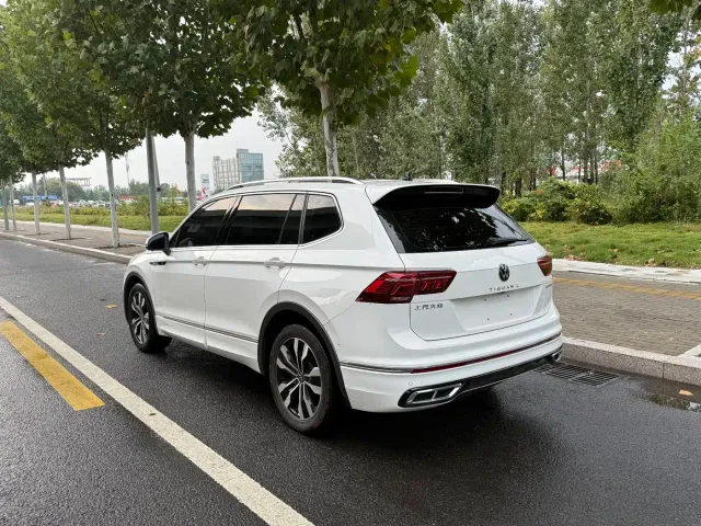 Volkswagen Tiguan L — Фото автомобиля 5