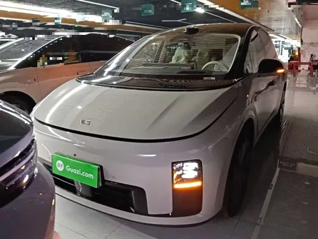Li Auto i8 — Фото автомобиля 2