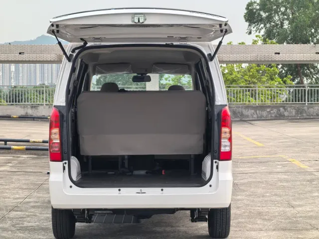 Wuling Hongguang V — Фото автомобиля 11