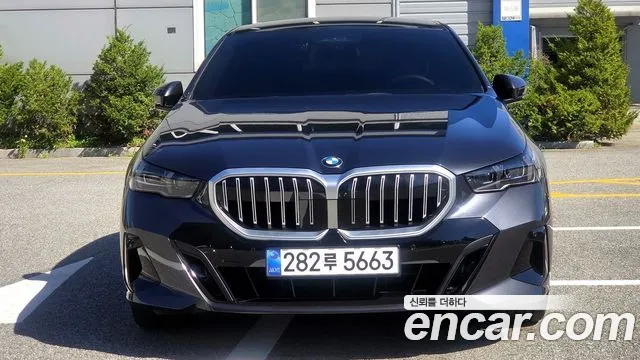 BMW 5 Series G60 — Фото автомобиля 3