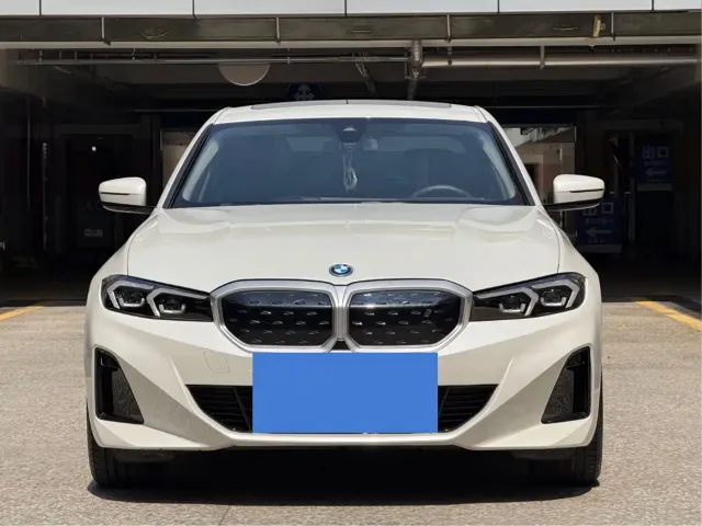 BMW i3 — Фото автомобиля 2