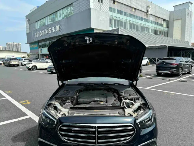 Mercedes-Benz E-Class — Фото автомобиля 17