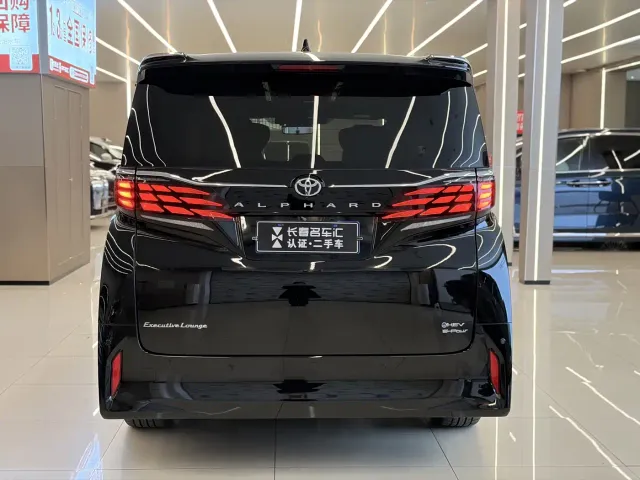 Toyota Alphard — Фото автомобиля 5