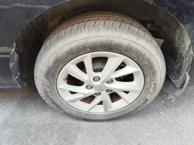 Forthing Lingzhi PLUS — Фото автомобиля 7