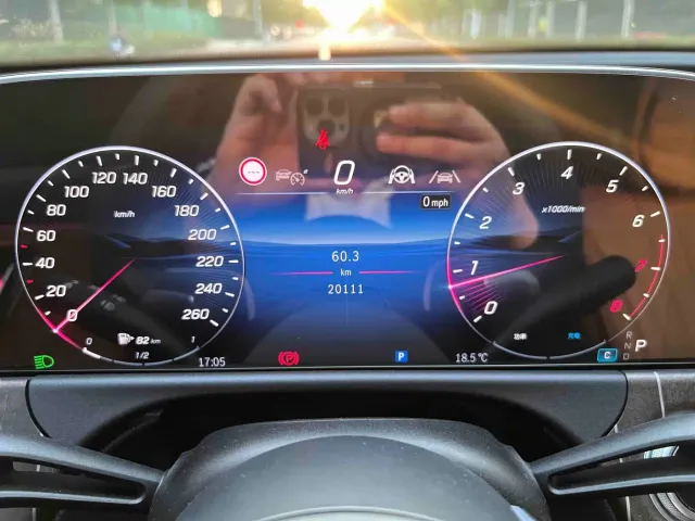 Mercedes-Benz E-Class — Фото автомобиля 11
