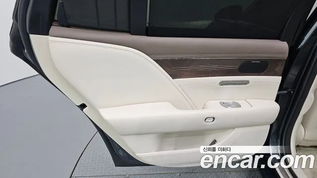Genesis G90 Бензин 3.5 турбо AWD — Фото автомобиля 23