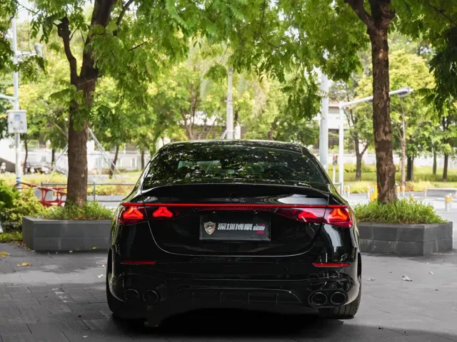 Mercedes-Benz E-Class — Фото автомобиля 22
