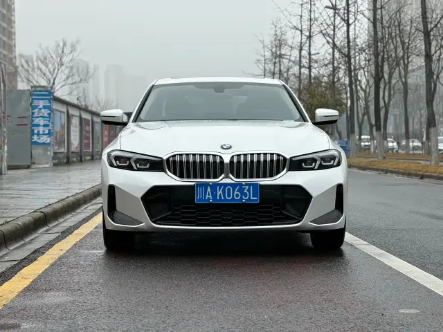 BMW 3 Series — Фото автомобиля 2