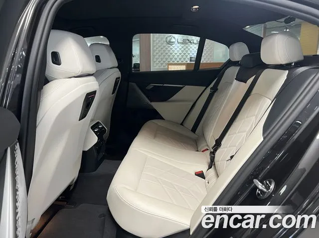 BMW 5 Series G60 — Фото автомобиля 12