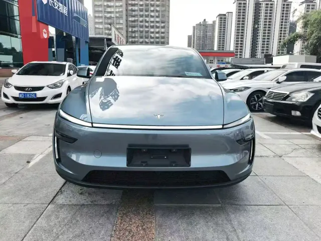 Фотография автомобиля — Tesla Model Y
