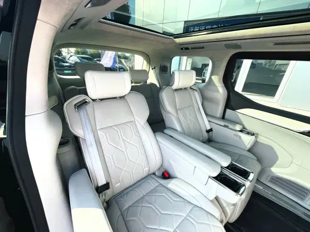 Volvo EM90 — Фото автомобиля 11