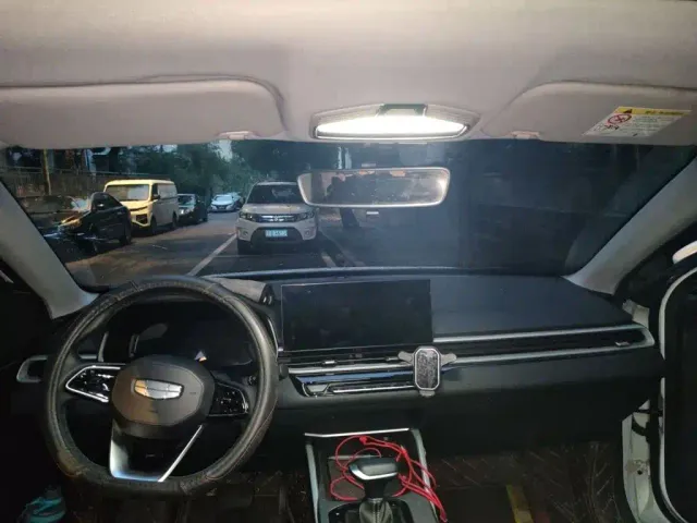 Geely Emgrand — Фото автомобиля 10