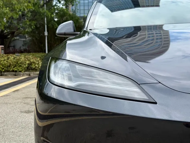 Tesla Model 3 — Фото автомобиля 13