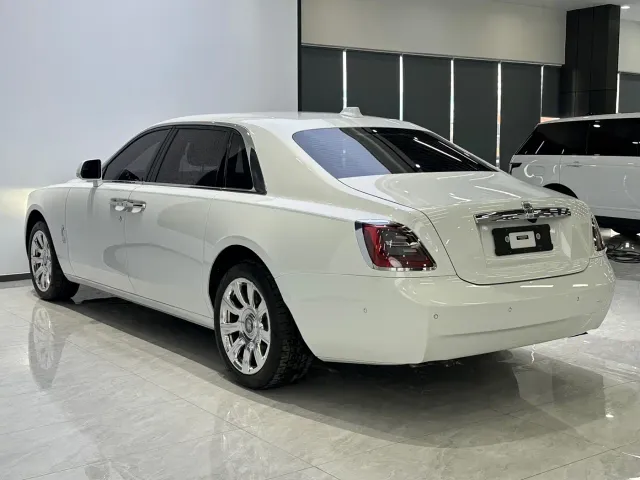 Rolls-Royce Ghost — Фото автомобиля 7