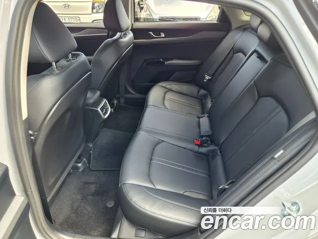 Kia K5 Новый K5 3 поколение 2.0 LPi(Для проката) — Фото автомобиля 12