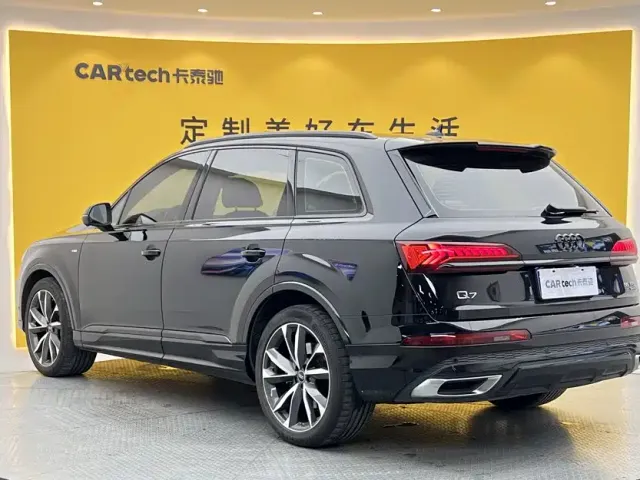 Audi Q7 — Фото автомобиля 6