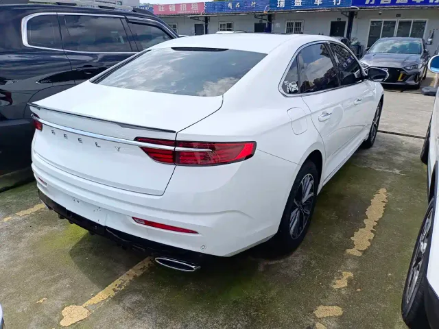 Geely Xingrui — Фото автомобиля 14