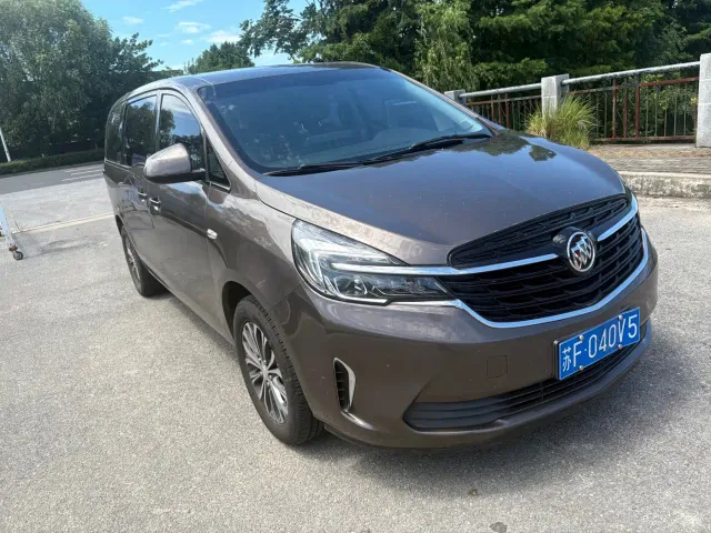 Buick GL8 — Фото автомобиля 3