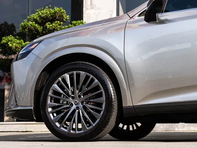 Lexus RX — Фото автомобиля 8