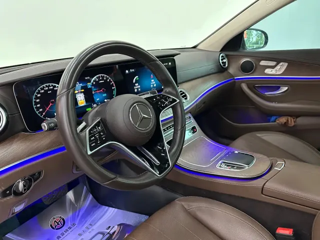 Mercedes-Benz E-Class — Фото автомобиля 21