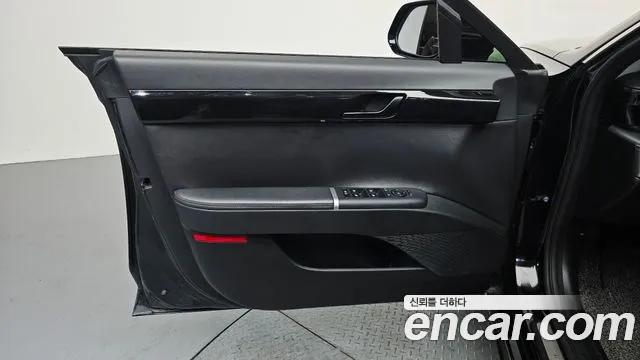 Hyundai Grandeur Grandeur (GN7) 2.5 Бензин 2WD — Фото автомобиля 23