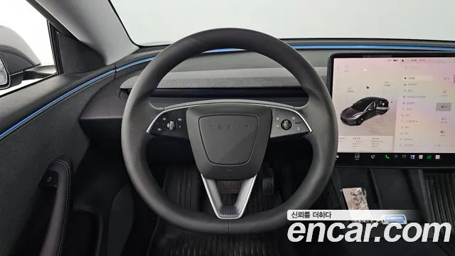 Tesla Model 3 — Фото автомобиля 13