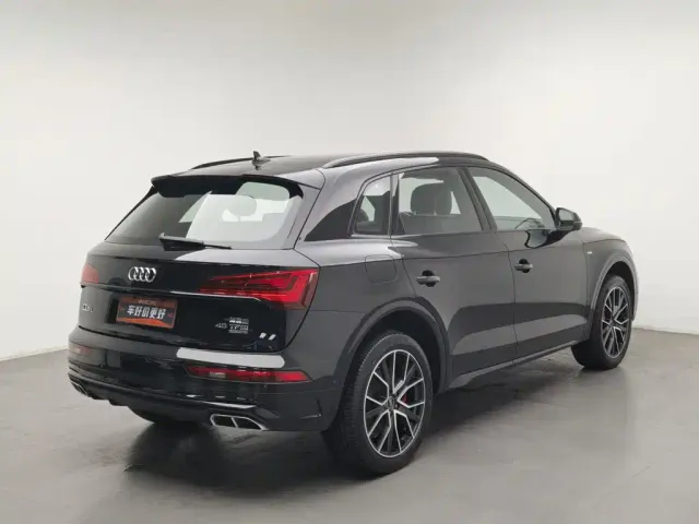Audi Q5L — Фото автомобиля 2
