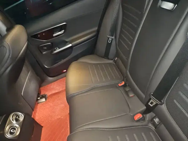 Mercedes-Benz C-Class — Фото автомобиля 14