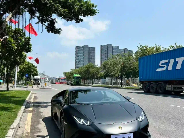 Lamborghini Huracan — Фото автомобиля 2